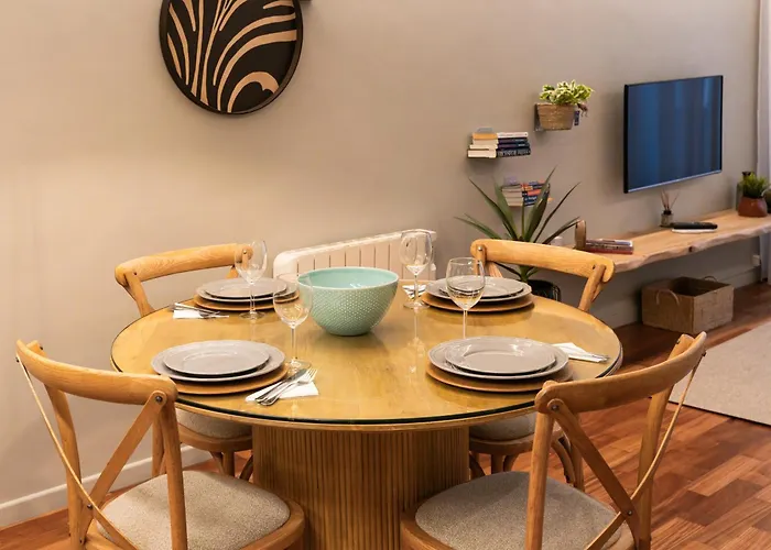 Insight Apartments- With Balcony *