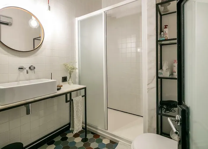 Insight Apartments- With Balcony