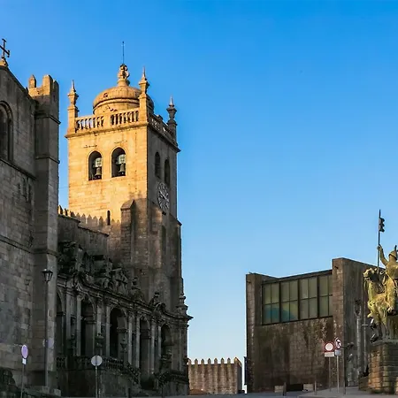 Insight Apartments- With Balcony *