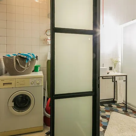 Insight Apartments- With Balcony *