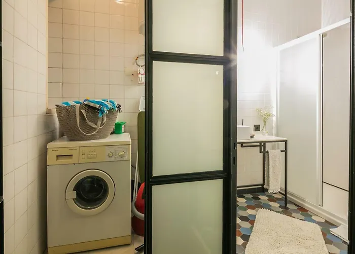 Insight Apartments- With Balcony *